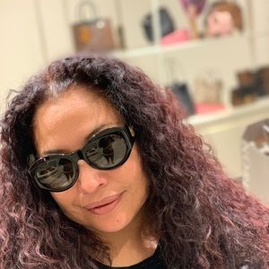 Meet your Posher, Connie